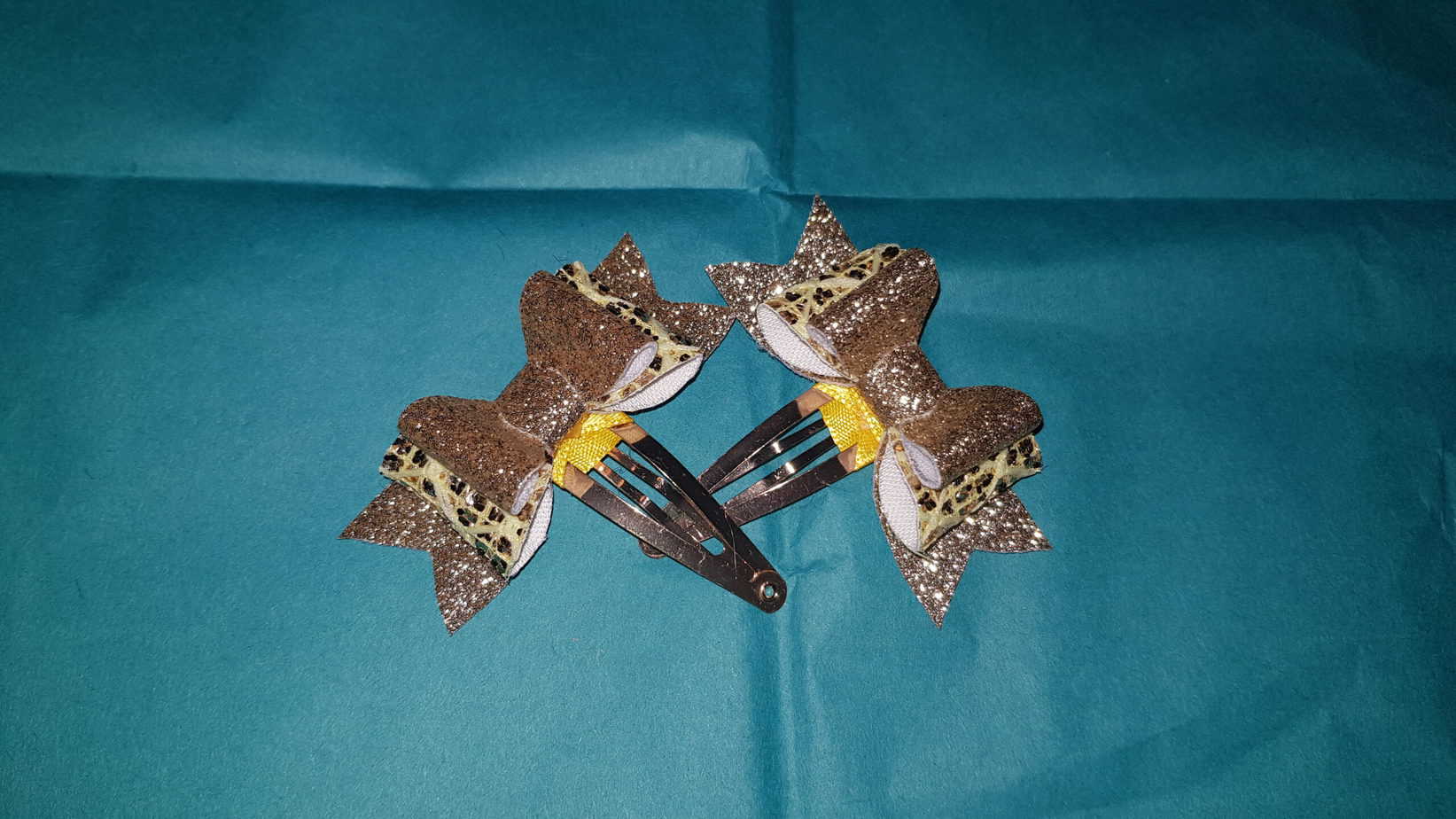 Snap clips bows (pair)