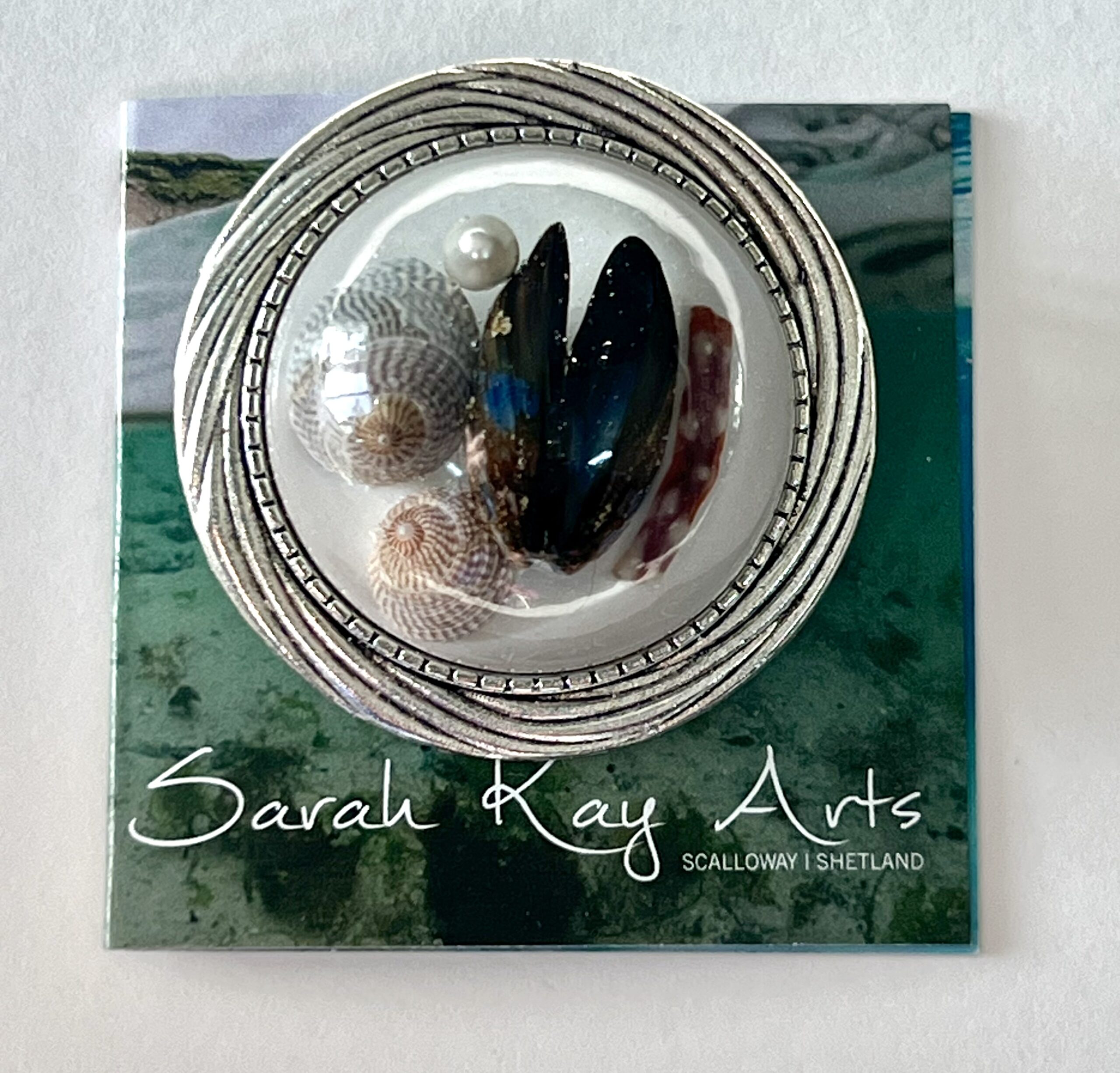 Chunky round dome beach brooch. - Image 7