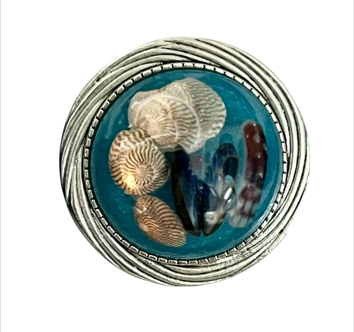 Chunky round dome beach brooch. - Image 6